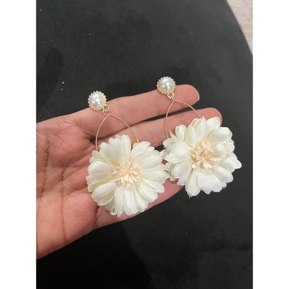 Cream flower earrings , cream off white feathered Pearl White fabric long floral - Picture 5 of 5